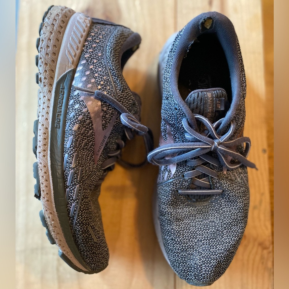 Brooks Adrenaline size 9.5 Women's Athletic Shoes - grey and muted grey/purple